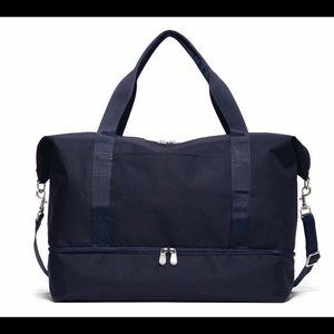 Catalina Deluxe Small Recycled Poly. Color: deep navy. Great weekender bag!